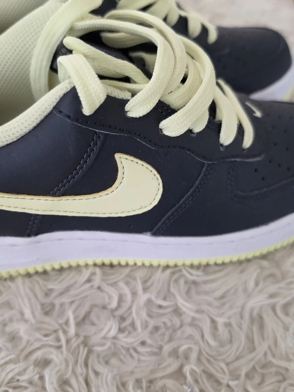 Nike Kids' Navy and Cream Low-Top Sneakers